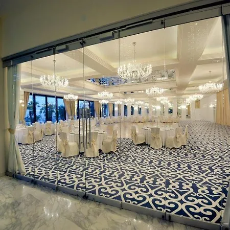 Amadria Park Royal אופטיה