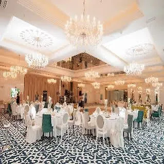 Amadria Park Royal מלון