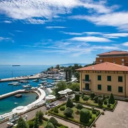 Amadria Park Royal Hotel 4*