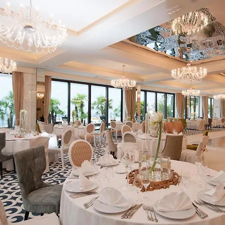 Отель Amadria Park Royal 4*