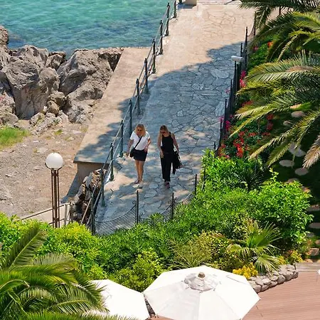 Amadria Park Royal Отель