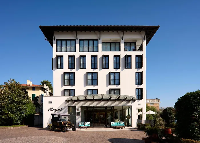 酒店 Amadria Park Royal 4*