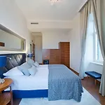 Amadria Park Royal מלון 4*