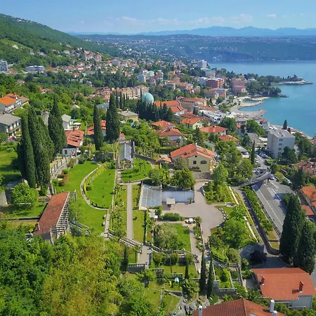 فندق Amadria Park Royal 4*