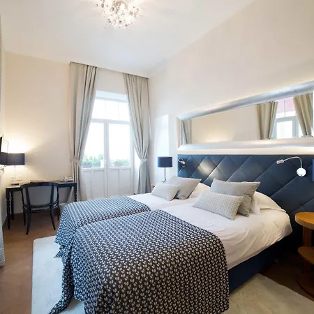 Amadria Park Royal فندق 4*