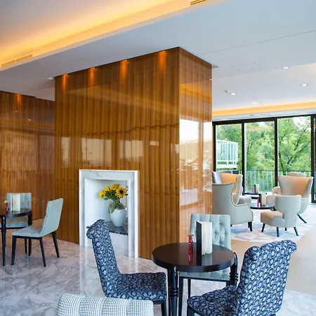 Amadria Park Royal فندق أوباتيا