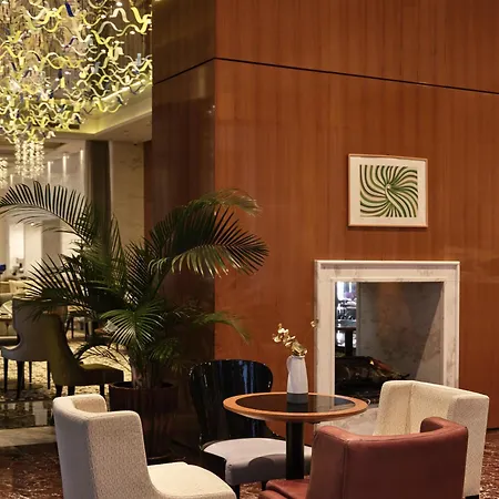 Amadria Park Royal فندق