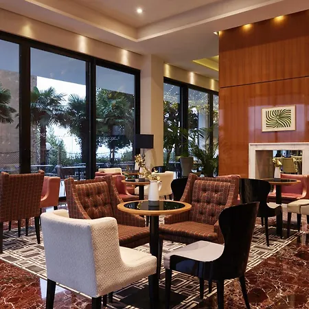 Amadria Park Royal فندق